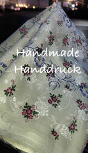 Laden Sie das Bild in den Galerie-Viewer, Handdruck Brauchtum Dirndl ab 989,-