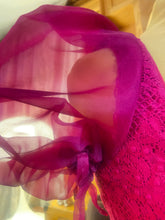 Laden Sie das Bild in den Galerie-Viewer, Couture Guipure Dream