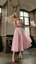 Laden Sie das Bild in den Galerie-Viewer, Dream Rose Guipure