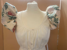 Laden Sie das Bild in den Galerie-Viewer, Stickerei Mieder Dirndl