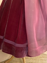 Laden Sie das Bild in den Galerie-Viewer, Dirndl Beere