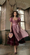 Laden Sie das Bild in den Galerie-Viewer, Dirndl Beere