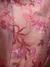 Laden Sie das Bild in den Galerie-Viewer, Dirndl Gloria - 3 Farben  Allover Jaquard -  Como