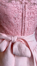 Laden Sie das Bild in den Galerie-Viewer, Dream Rose Guipure