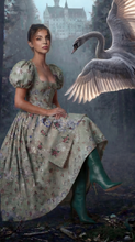 Laden Sie das Bild in den Galerie-Viewer, Handdruck Dirndl Brauchtum ab 989,-