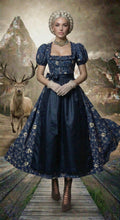 Laden Sie das Bild in den Galerie-Viewer, Handdruck Brauchtum Dirndl ab 989,-